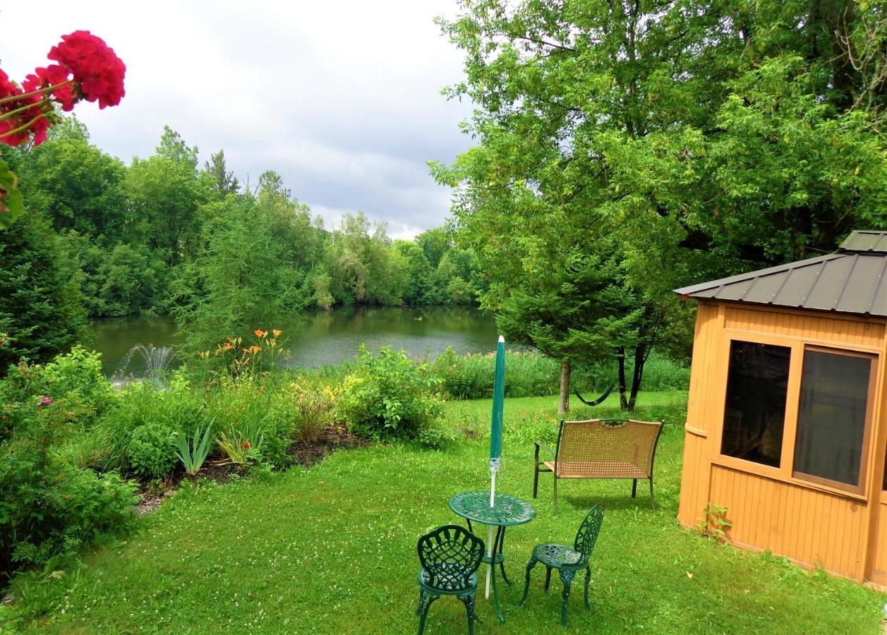 Motel Des Deux Lacs Waterloo Εξωτερικό φωτογραφία