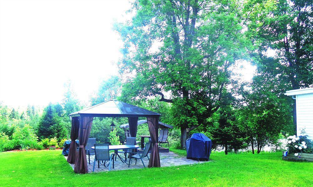 Motel Des Deux Lacs Waterloo Εξωτερικό φωτογραφία