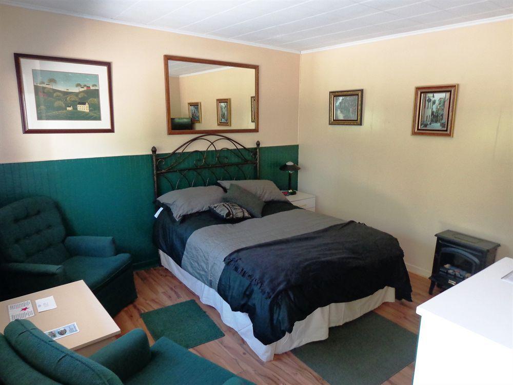 Motel Des Deux Lacs Waterloo Εξωτερικό φωτογραφία