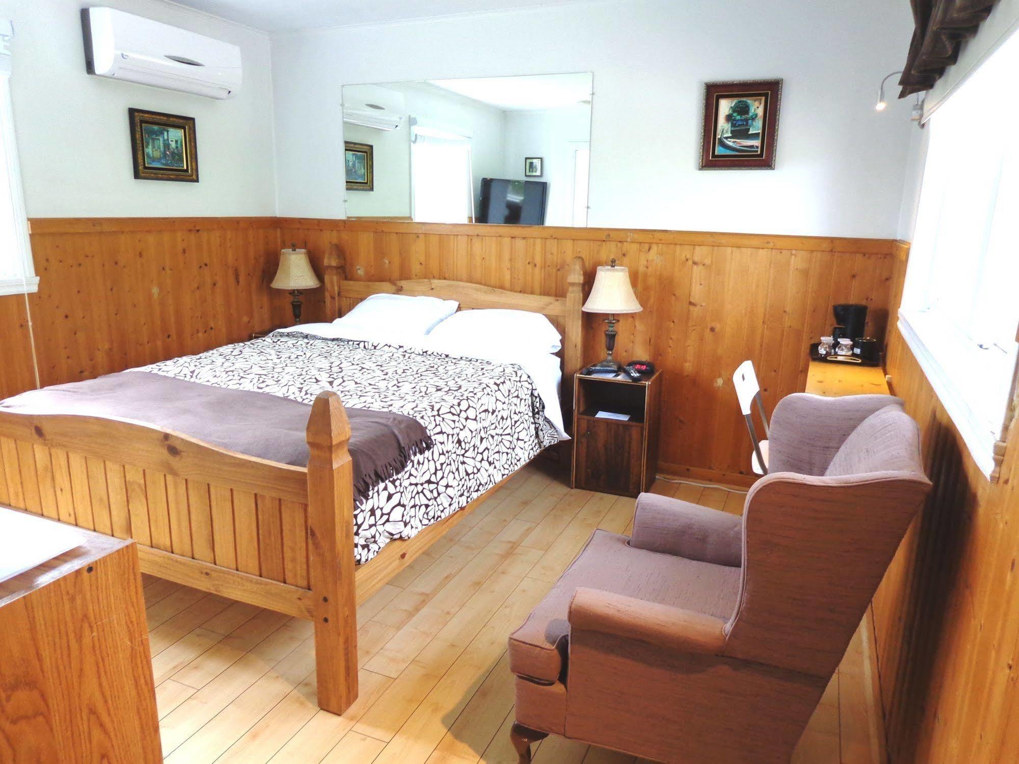 Motel Des Deux Lacs Waterloo Εξωτερικό φωτογραφία