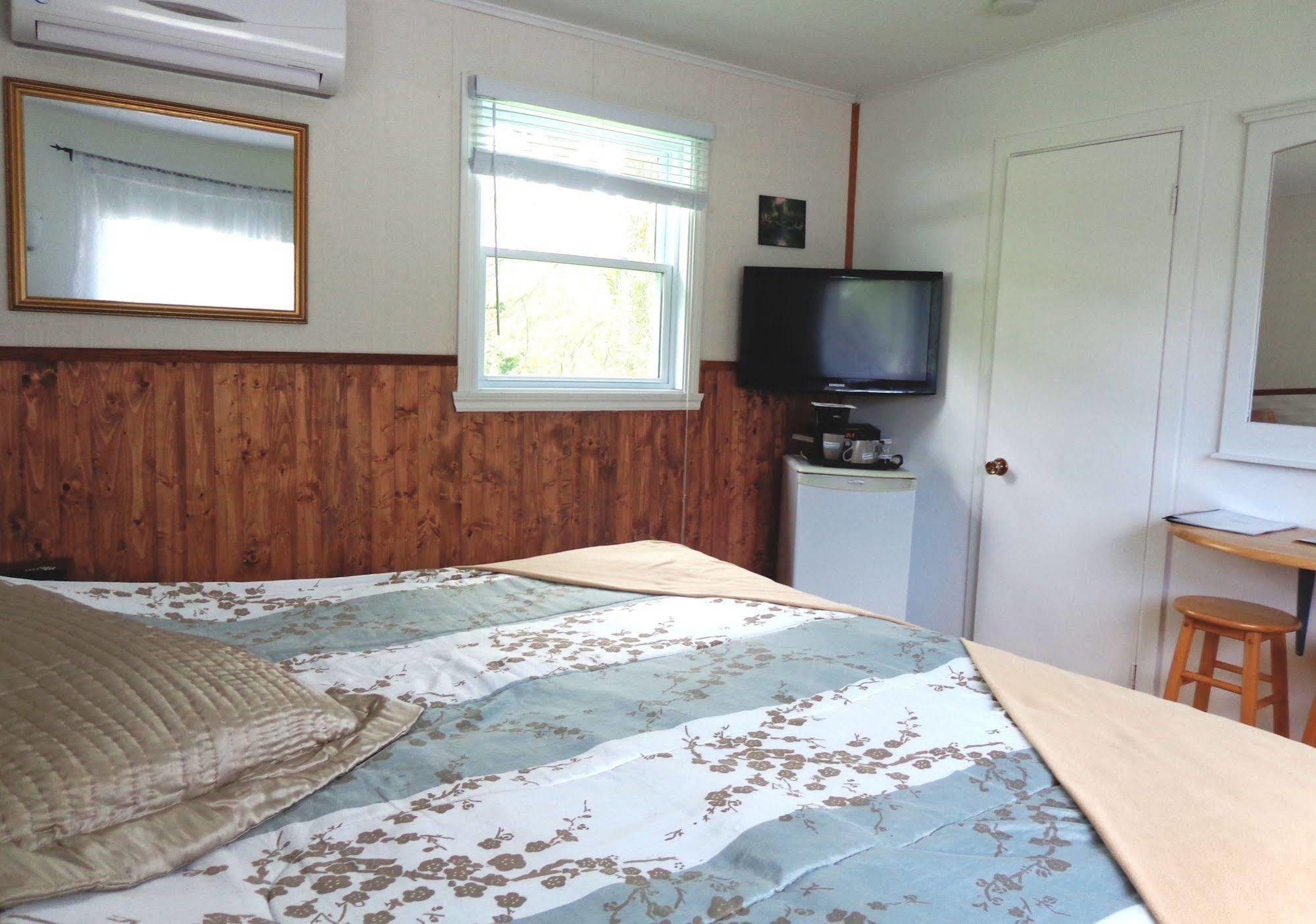 Motel Des Deux Lacs Waterloo Εξωτερικό φωτογραφία