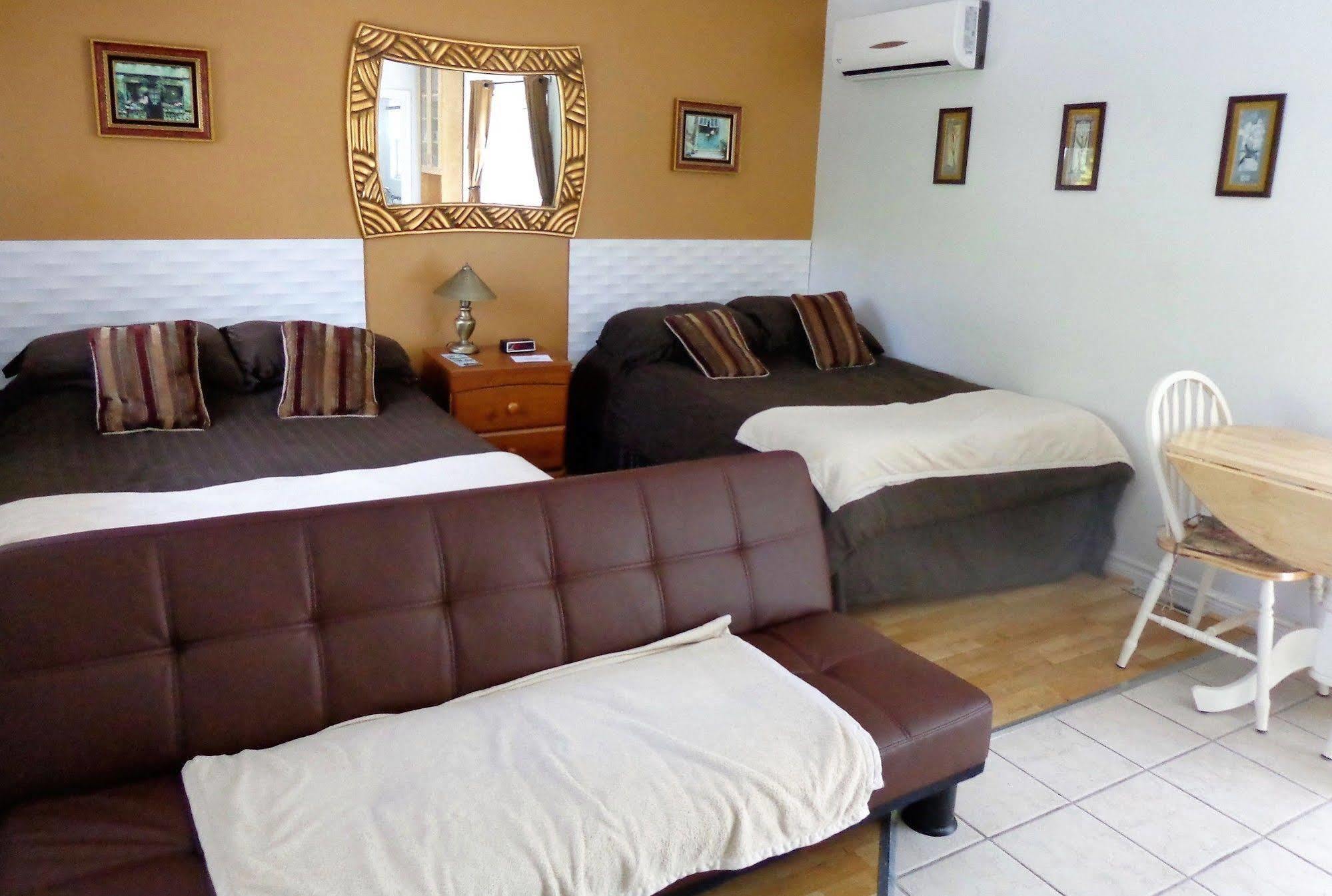 Motel Des Deux Lacs Waterloo Εξωτερικό φωτογραφία