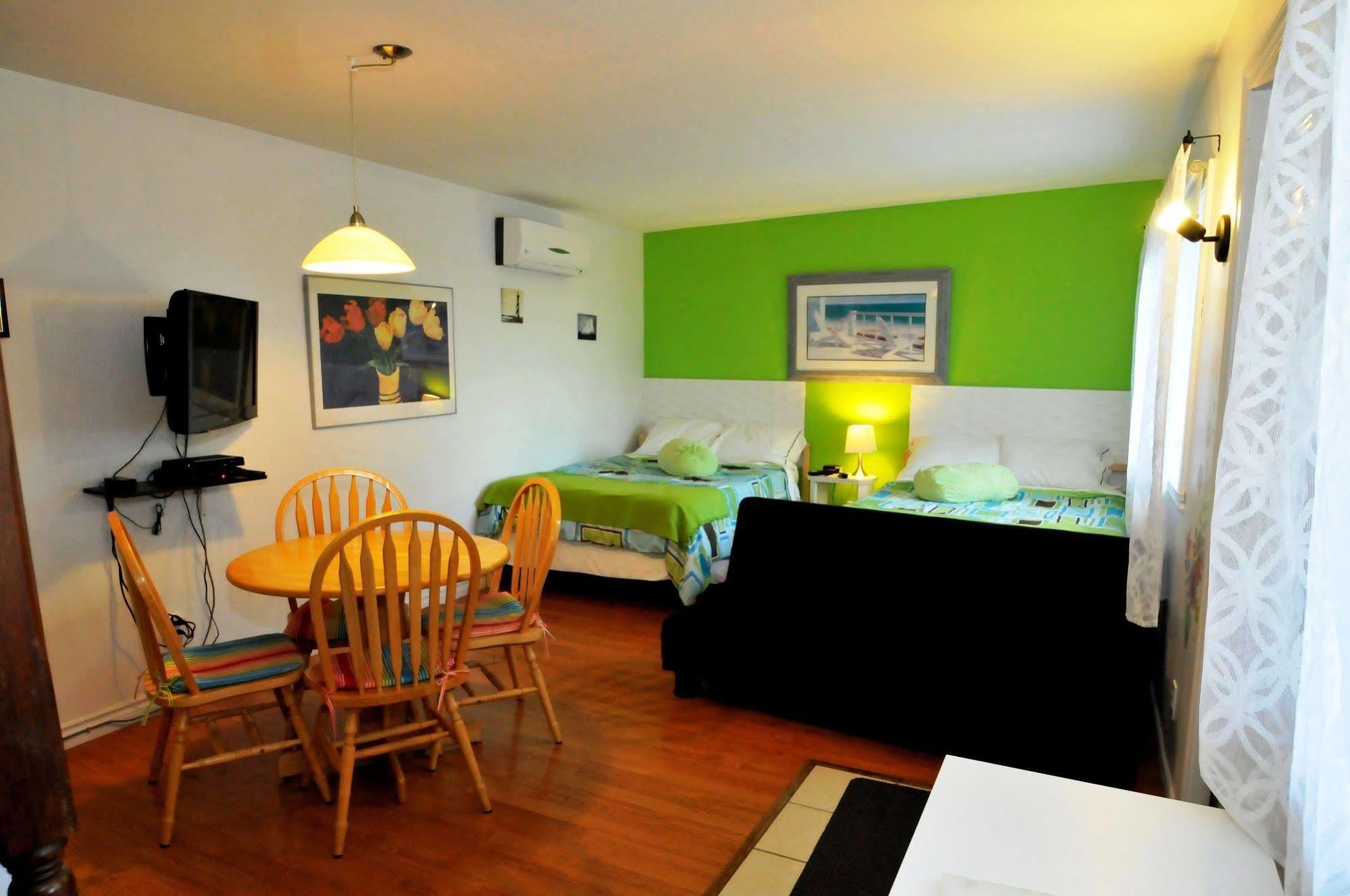 Motel Des Deux Lacs Waterloo Εξωτερικό φωτογραφία