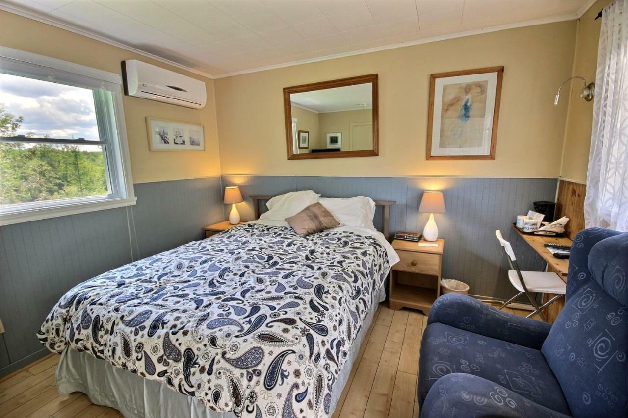 Motel Des Deux Lacs Waterloo Εξωτερικό φωτογραφία